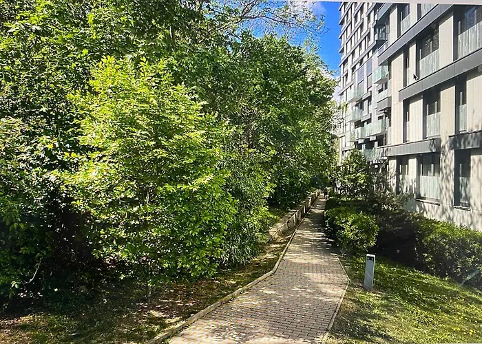 Residence Garden Tower - 8 Min Do Centra, Garaz