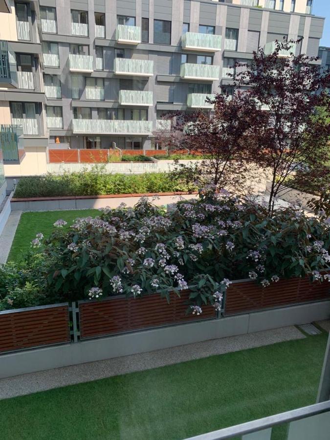 Apartmán Garden Tower - 8 Min Do Centra, Garaz Prague
