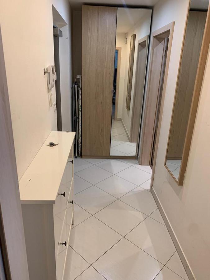Garden Tower - 8 Min Do Centra, Garaz Apartment Prague